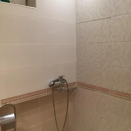 Apartment Crown Street Garden Belgrad